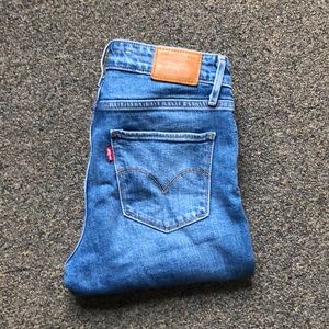 721 Levi’s high rise skinny jeans